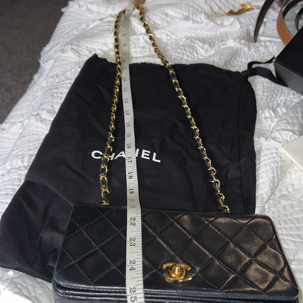 CHANEL mini Matelasse Lambskin Full Flap. - Picture 16 of 17